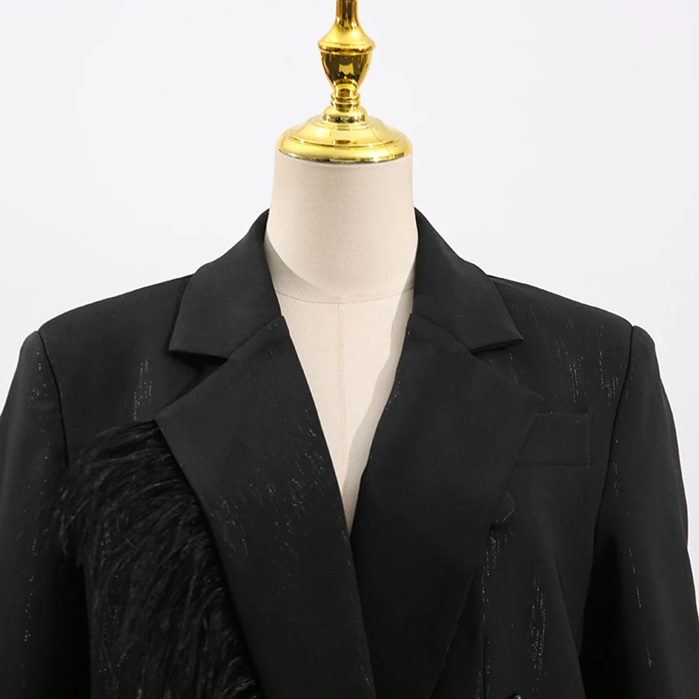 Elegantes Damen-Maxikleid mit hohem Kragen und Laternenärmeln – figurbetontes Design mit Perlendetails für besondere Anlässe.