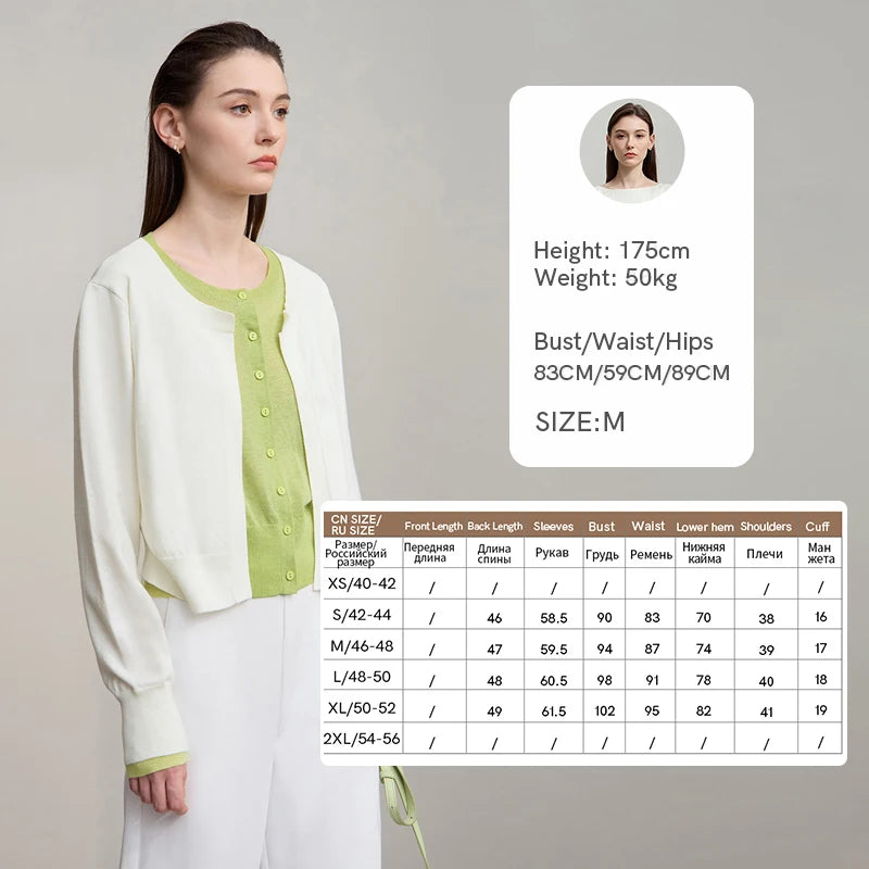Damen-Strickjacke, Offwhite mit grünem Knopflatz, lange Ärmel