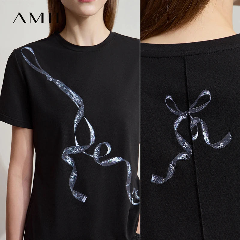 Damen T-Shirt im Minimalismus-Stil mit coolem Druck aus antimikrobieller Baumwolle