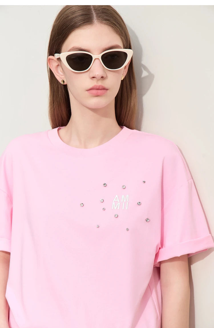 Damen T-Shirts im Minimalismus-Stil mit Stickerei und lässigen Ärmeln