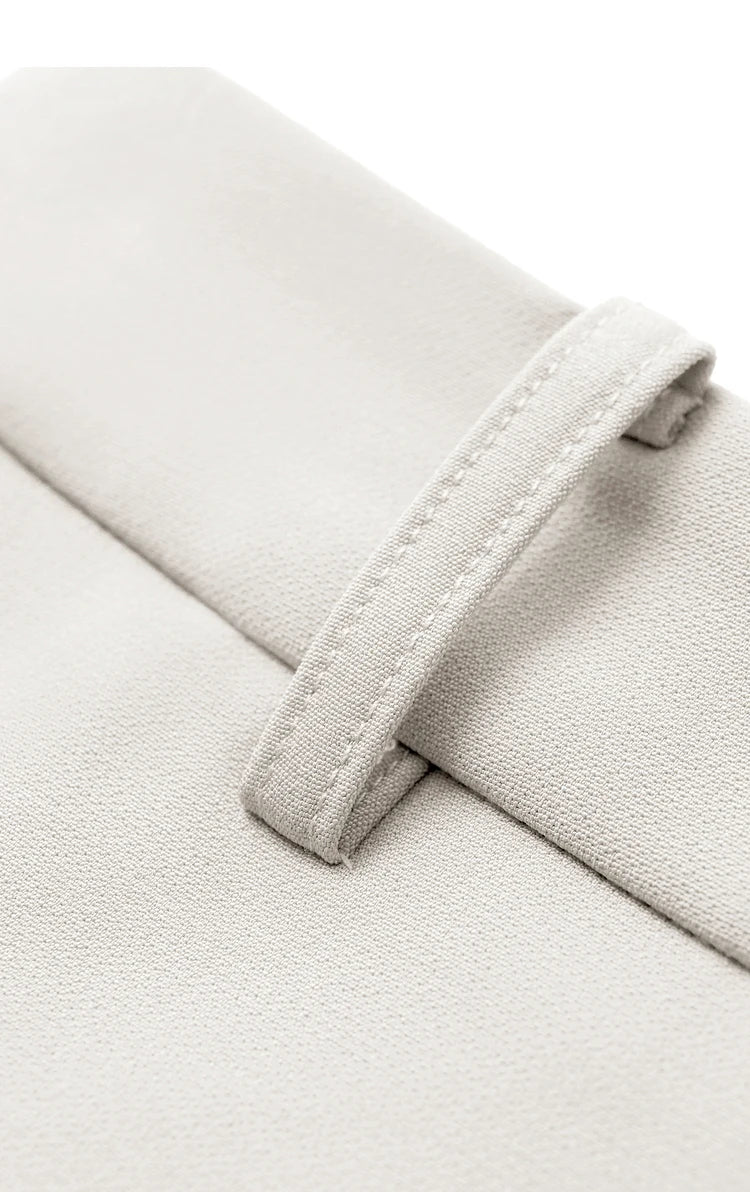 Damen Shorts im minimalistischen Stil mit hoher Taille für das Büro