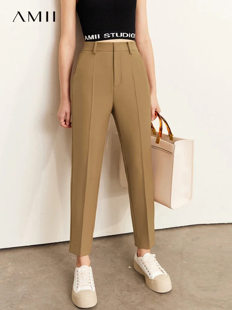 Lässige Damen-Shorts aus Baumwoll-Leinen mit umgeschlagenen Säumen – vielseitig und ideal für den Sommer.