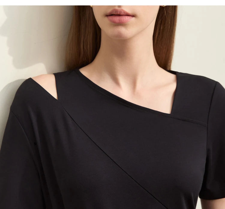 Damen T-Shirts im Minimalismus-Stil mit asymmetrischem V-Ausschnitt und kurzen Ärmeln