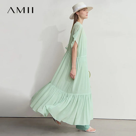 Minimalistisches Damen-Sommer-T-Shirt mit Rundhalsausschnitt und Buchstaben-Perlenverzierung – Lässiges Baumwollshirt mit überschnittenen Schultern.