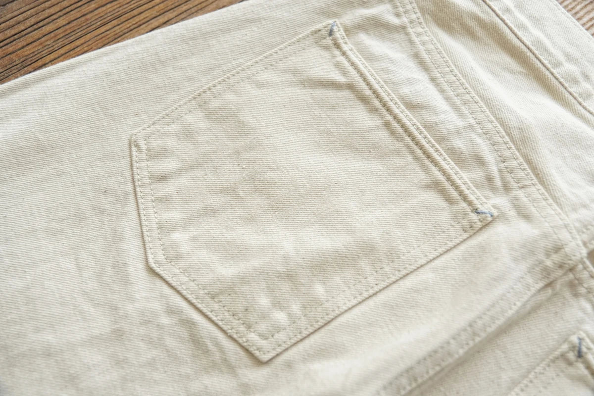 Herren Jeans aus Selvedge Denim mit hohem Bund und regulärer Passform