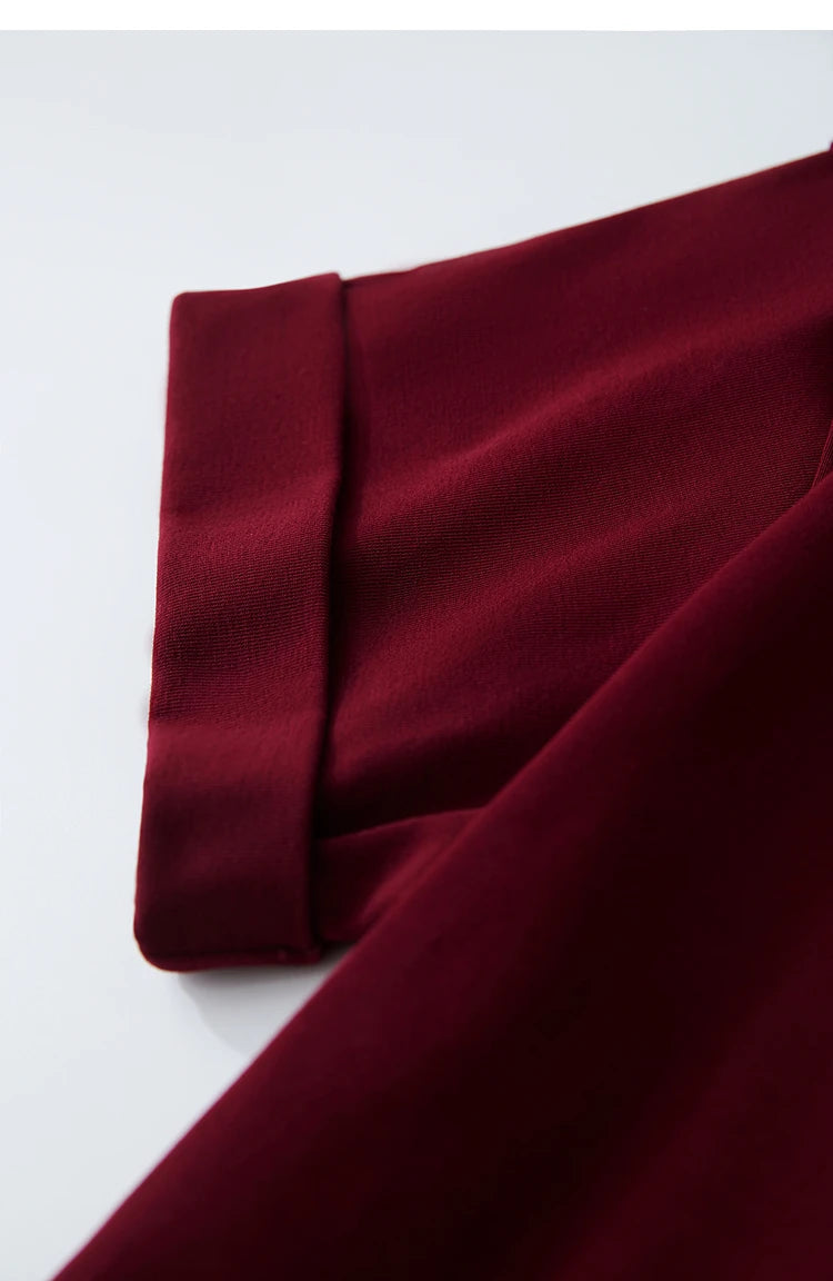 Damen Top im minimalistischen Stil mit O-Ausschnitt und bedrucktem Design