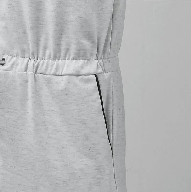 Weite Herren-Sommerhose mit Streifenmuster und Schlitz – lässig und vielseitig für den Alltag