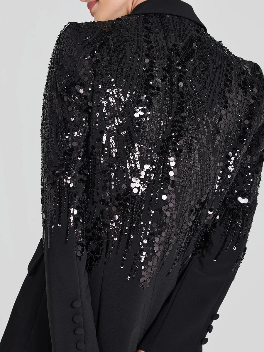 Elegantes Damen-Zweiteiler-Set mit langärmligem Kragenoberteil und hoch taillierter Hose mit Diamantdetails und Schlitz.