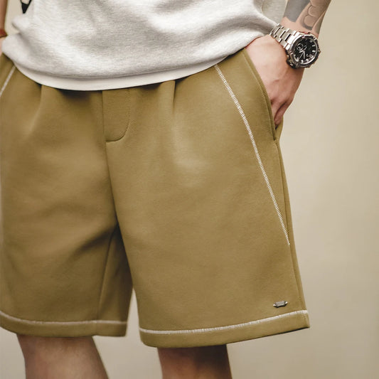 Herren Shorts in kontrastierenden Farben mit lässiger knielanger Passform