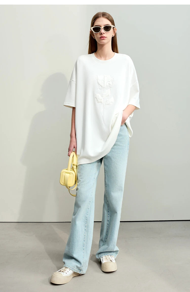 Damen T-Shirts im minimalistischen Stil mit Stickerei und O-Ausschnitt