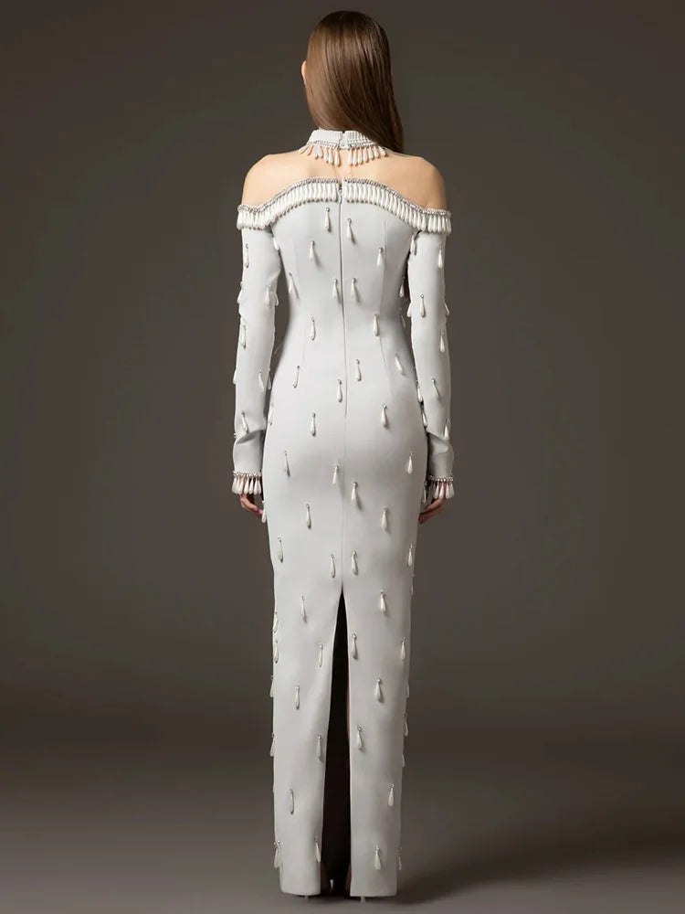 Elegantes ärmelloses Minikleid mit Rundhalsausschnitt und Patchwork-Schal für Damen – figurbetont und stilvoll.