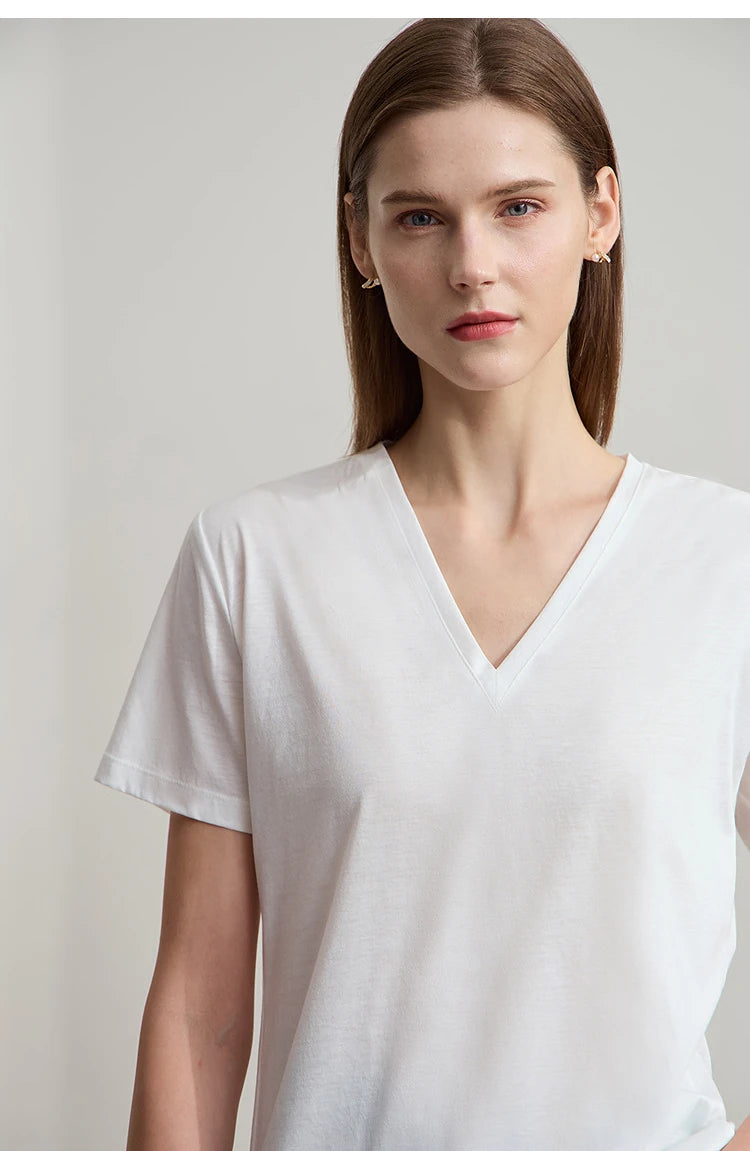 Damen Top im minimalistischen Sommerstil mit einfarbiger Buchstabenstickerei
