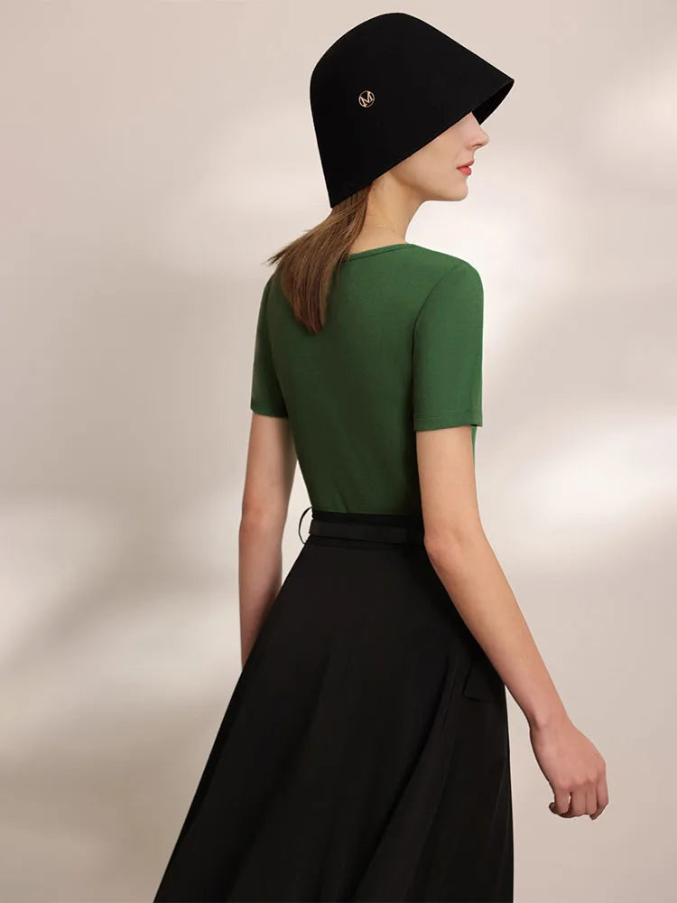 Damen Tops und T-Shirts im minimalistischen Stil mit quadratischem Kragen