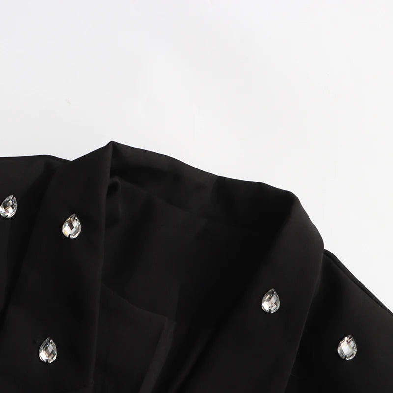 Elegantes Damenkleid mit Rundhalsausschnitt, langen Ärmeln und Patchwork-Design in lockerer Passform.