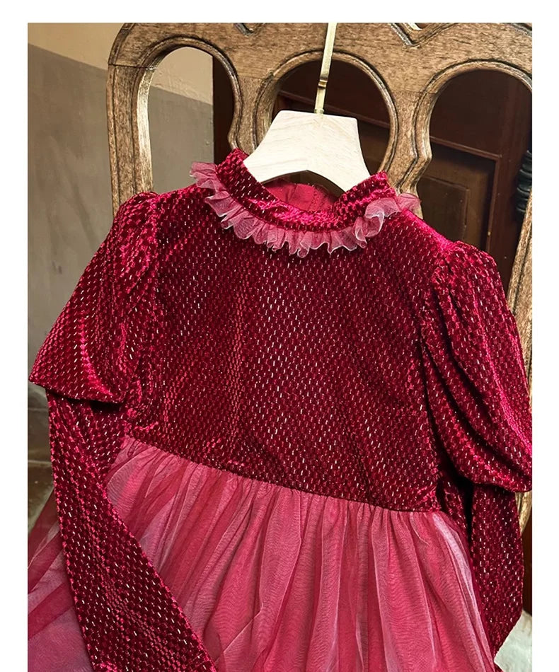 Ärmelloses Kinder-Prinzessinnenkleid aus beigefarbener Gaze mit niedlichem Design – ideal für den Sommer