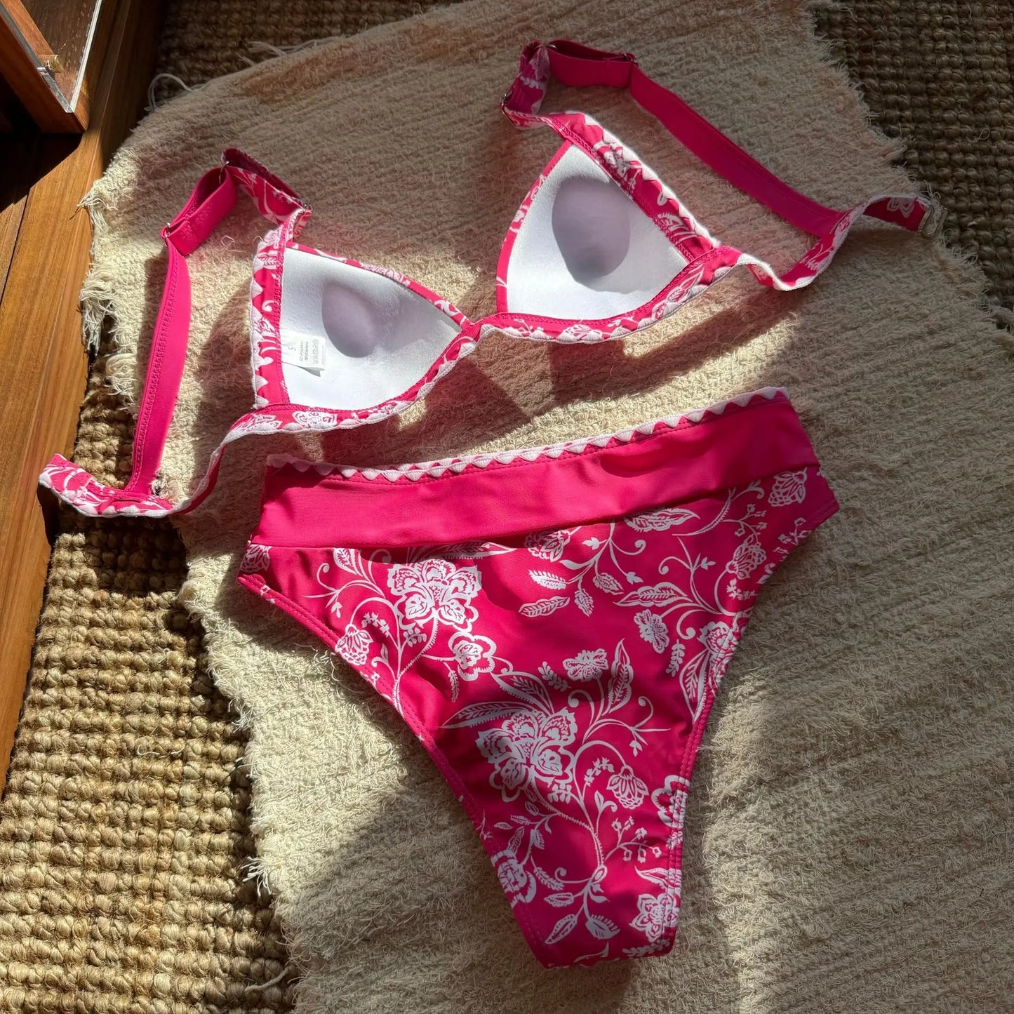 Pinkfarbener Push-up-Bikini im brasilianischen Stil für Damen – ideal für Strand und Pool