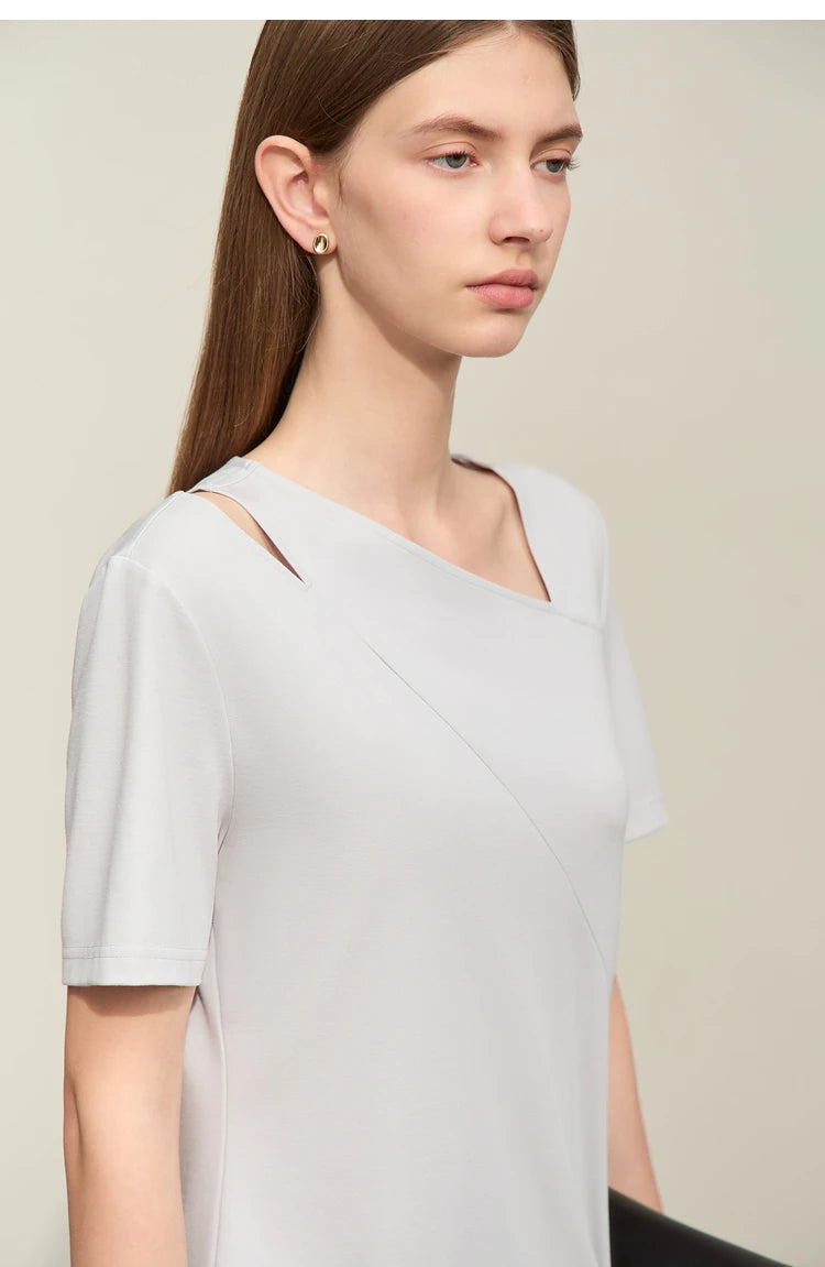 Damen T-Shirts im Minimalismus-Stil mit asymmetrischem V-Ausschnitt und kurzen Ärmeln