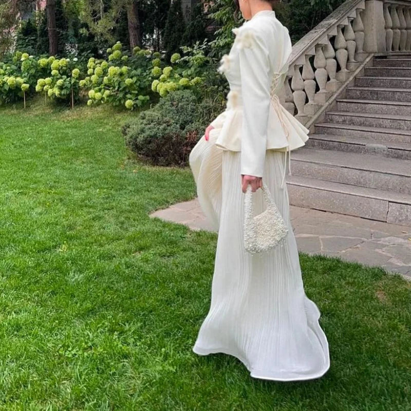 Elegantes Damenkleid mit Rundhalsausschnitt, halblangen Ärmeln und Spitzen-Patchwork-Design – figurbetont und stilvoll.