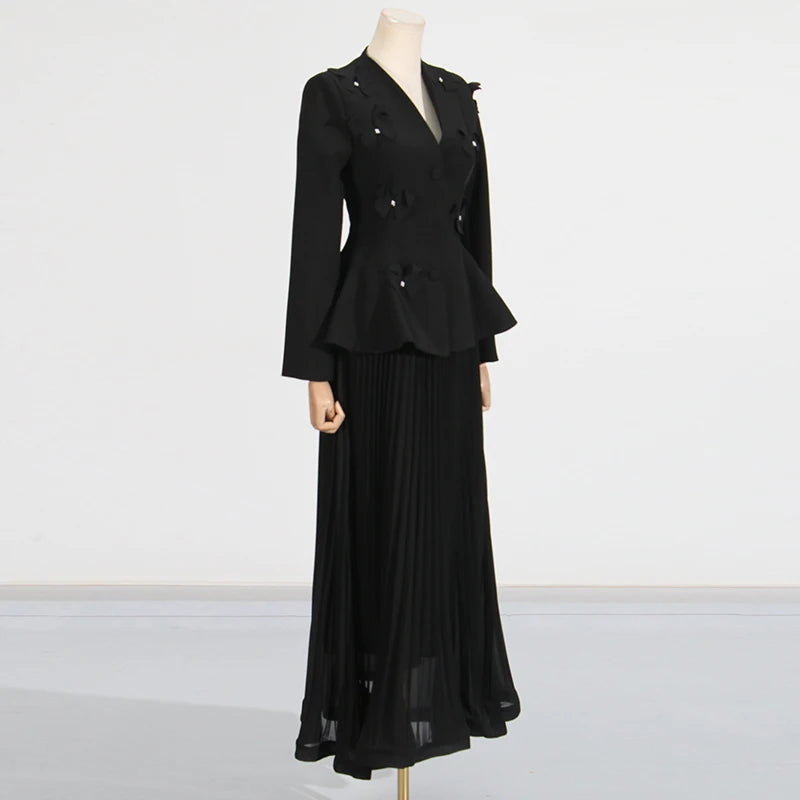 Elegantes Damenkleid mit Rundhalsausschnitt, halblangen Ärmeln und Spitzen-Patchwork-Design – figurbetont und stilvoll.