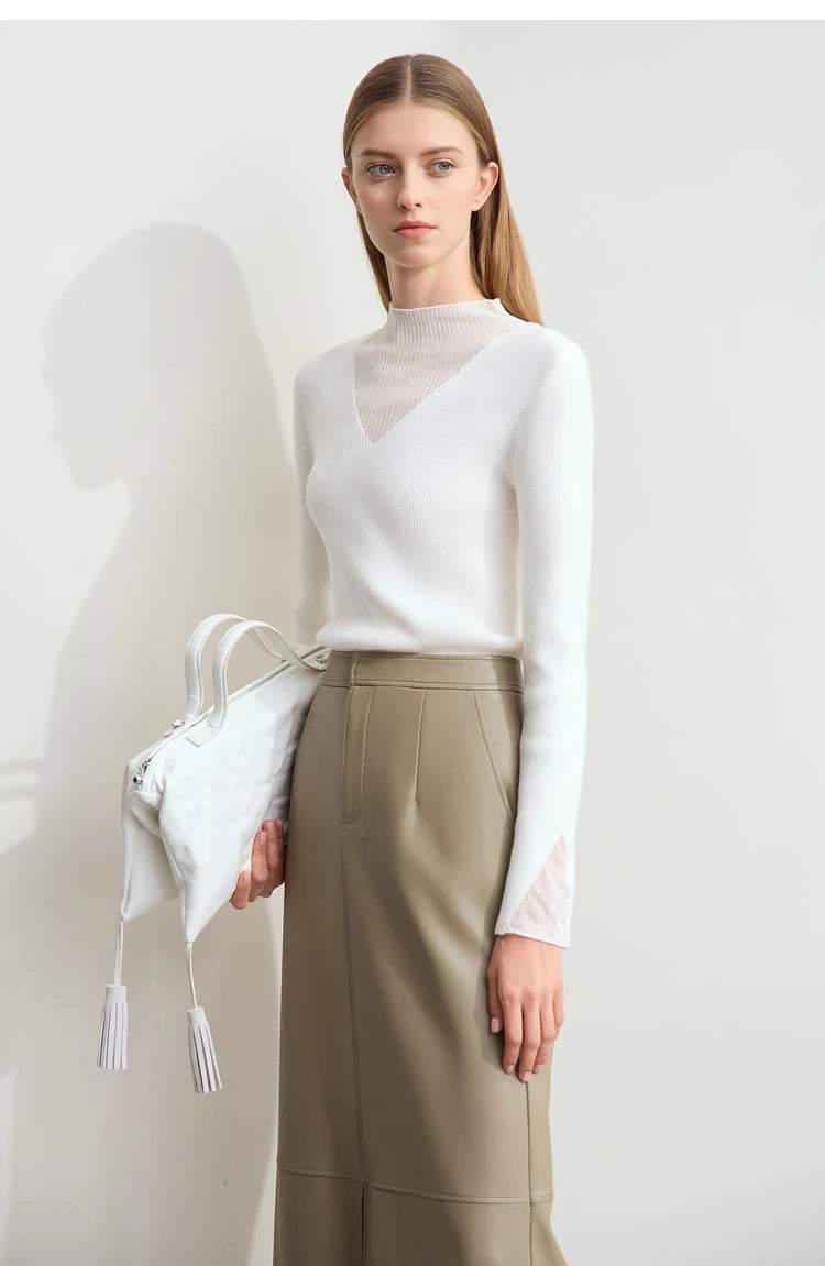 Damen Rollkragenpullover mit transparentem Panel aus der Winterkollektion 2024