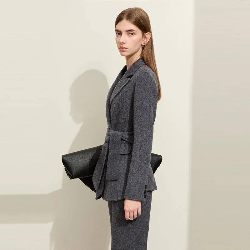 Damen Wollmantel im Minimalismus-Stil für Büro und Winter mit Taschen