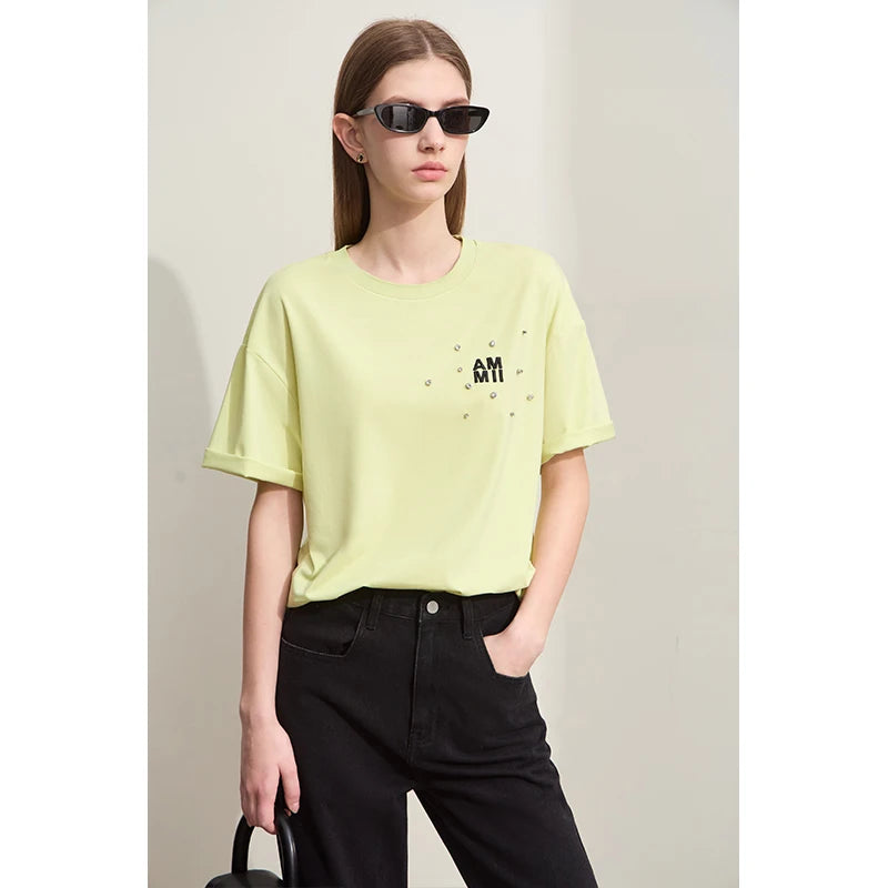 Damen T-Shirts im Minimalismus-Stil mit Stickerei und lässigen Ärmeln