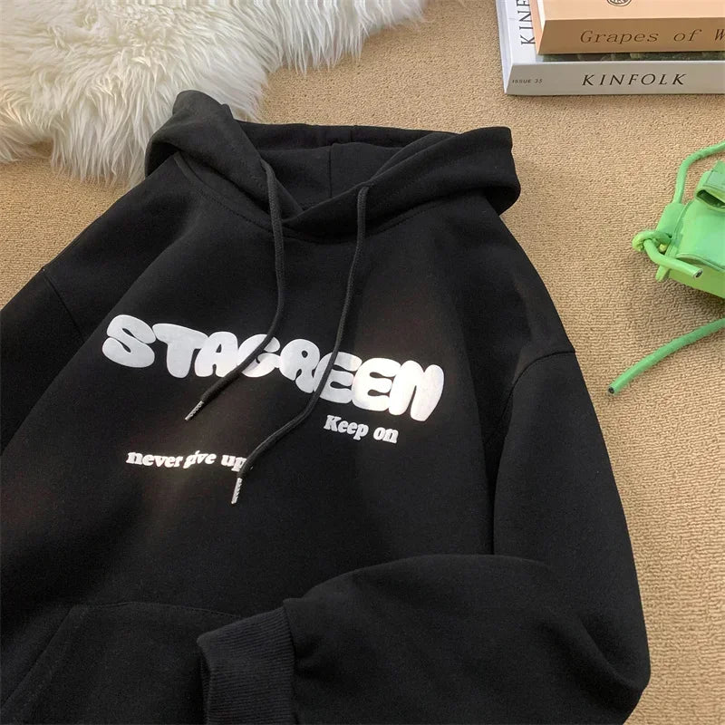 Herren Hoodie mit Herbst Briefdruck im Vintage-Stil und Taschen
