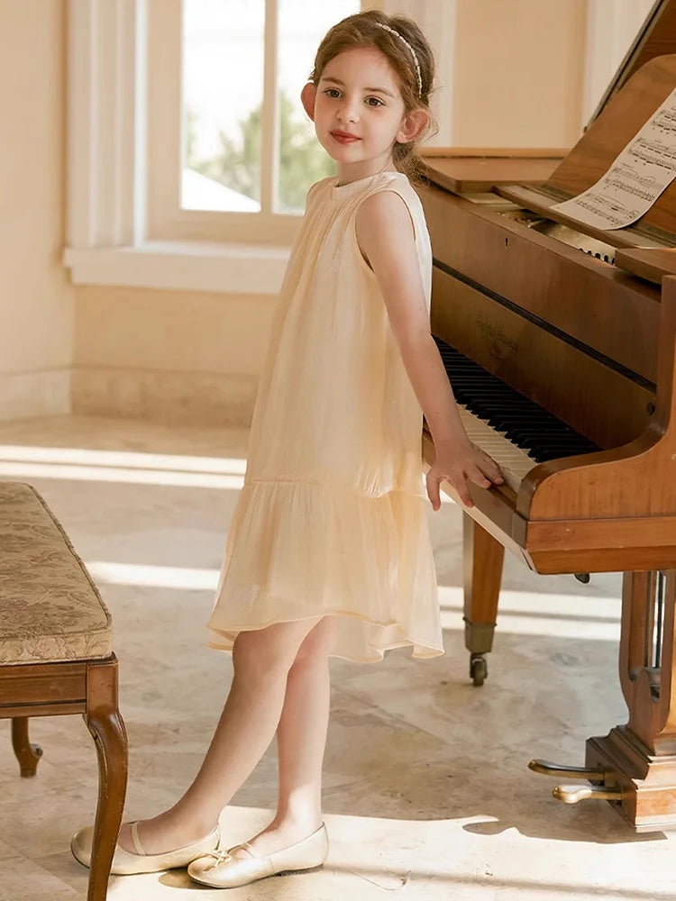 Ärmelloses Sommerkleid mit kleinen Blumen für Mädchen und passende Mutterkleid-Option aus 100% Baumwolle – ideal für den Strandurlaub