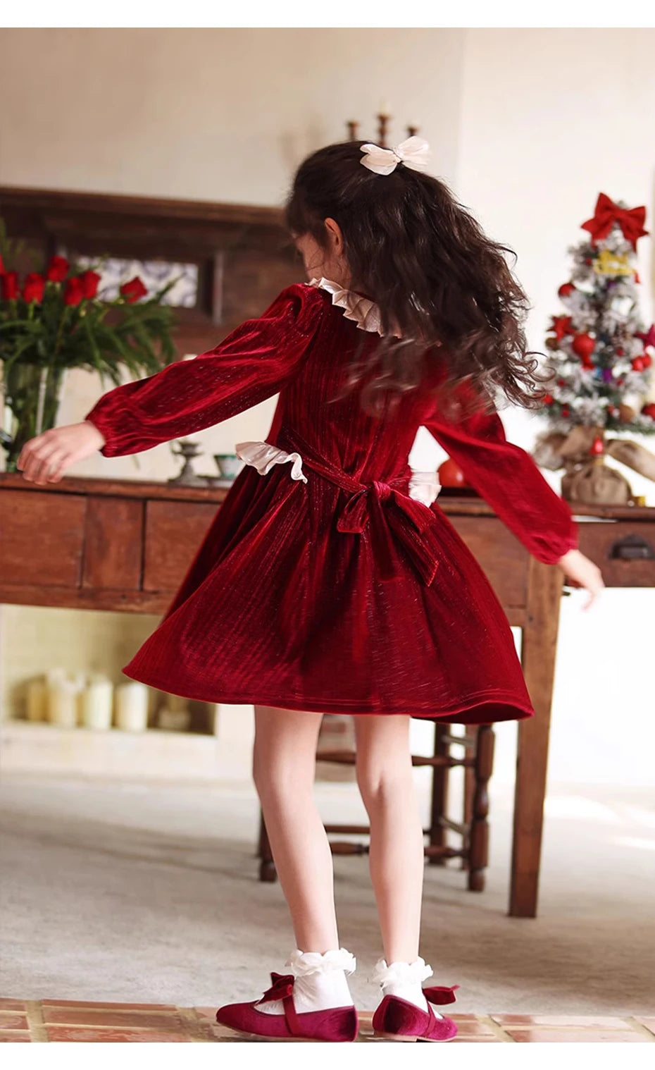 Ärmelloses Sommerkleid für Mädchen mit Blumenmuster und Tüll-Details – ideal für Geburtstagsfeiern