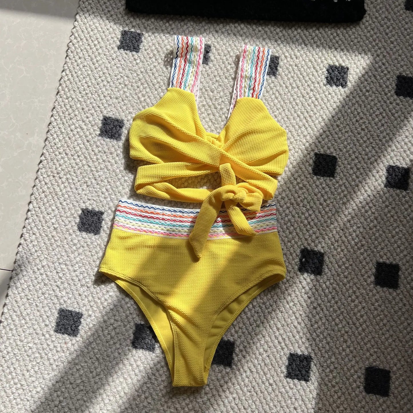 Sexy Bikini-Set in Gelb mit Push-up-Effekt – Perfekt für Strand und Pool