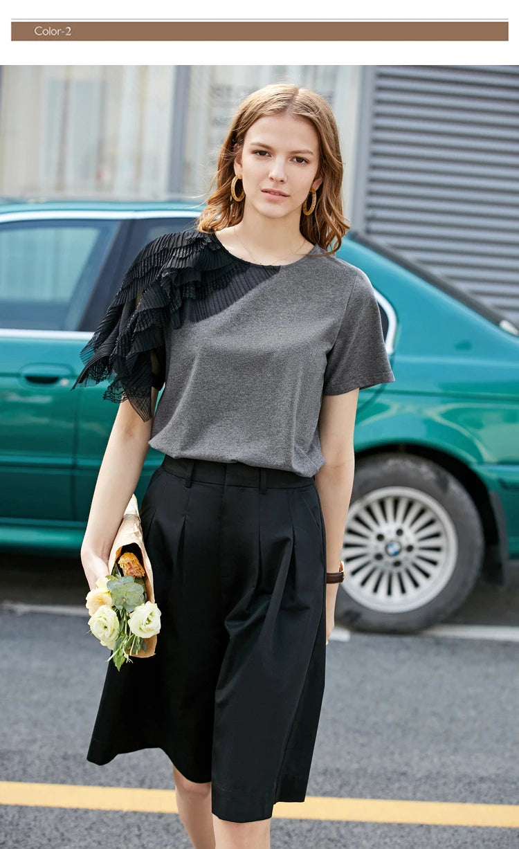 Damen T-Shirt aus mercerisierter Baumwolle im minimalistischen Patchwork-Stil mit Spitze