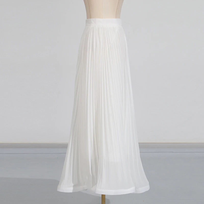 Elegantes Damenkleid mit Rundhalsausschnitt, halblangen Ärmeln und Spitzen-Patchwork-Design – figurbetont und stilvoll.