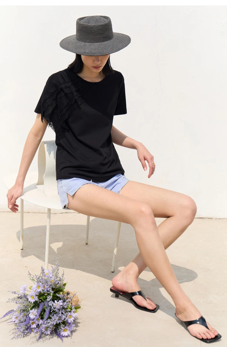 Damen T-Shirt aus mercerisierter Baumwolle im minimalistischen Patchwork-Stil mit Spitze
