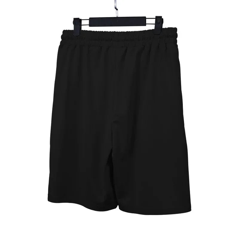 Lässiger Herren-Zweiteiler mit Rundhals und kurzen Ärmeln im sommerlichen Color-Blocking-Design