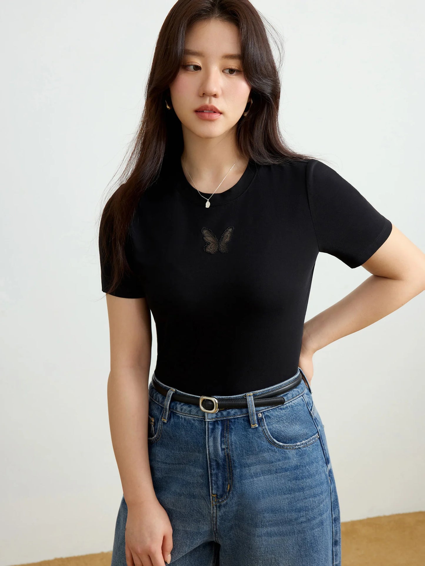Wickelshirt für Damen in Übergröße mit Perlen und kurzen Ärmeln – Sommerliches, figurbetontes Strickdesign