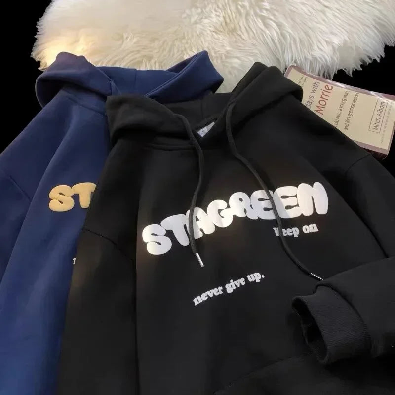 Herren Hoodie mit Herbst Briefdruck im Vintage-Stil und Taschen