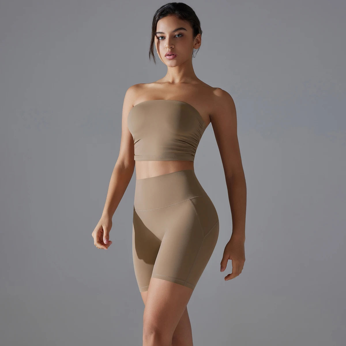 Sport-Shorts mit Push-up-Effekt, braun-beige, hoher Bund, glatte Passform