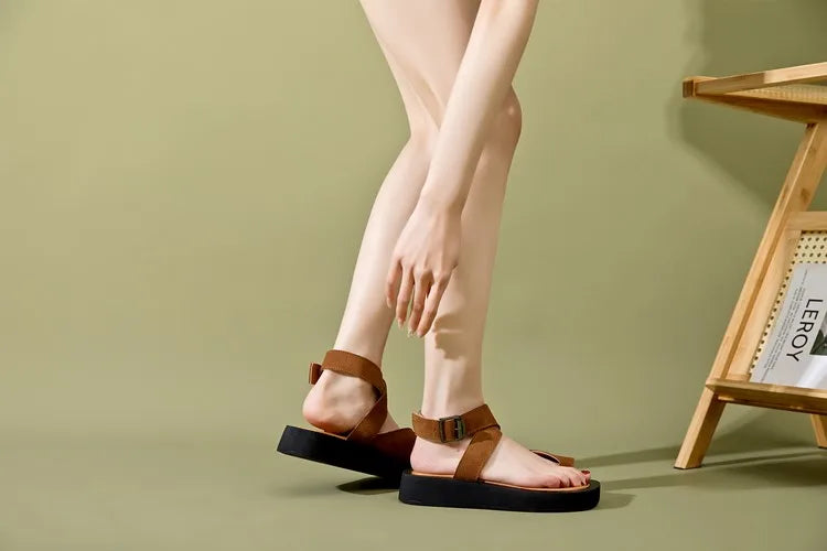 AIYUQI Sandalen für Damen, große Größe, Clip-Zehen, modisch, 2025, neue römische Damen-Sommersandalen, Wildleder, echtes Leder, Strandsandalen für Damen