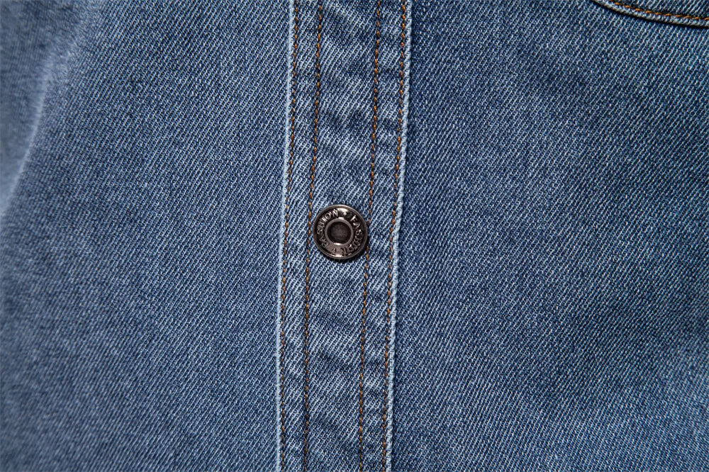Herren Denim Shirts aus 100 Prozent Baumwolle mit doppelten Taschen im Casual-Stil
