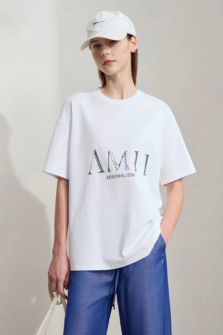 Damen T-Shirt im minimalistischen Design mit Rundhalsausschnitt und kurzen Ärmeln