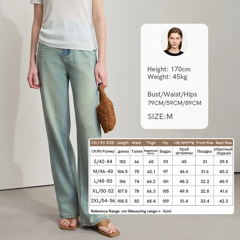 Damen Jeans im minimalistischen Sommer-Style mit schmalem geradem Bein