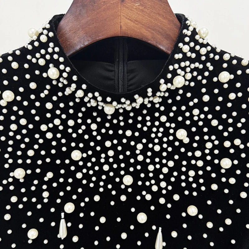 Elegante Damenjacke mit Perlenbesatz und Patchwork-Design, lockere Passform, Reverskragen und langen Ärmeln.
