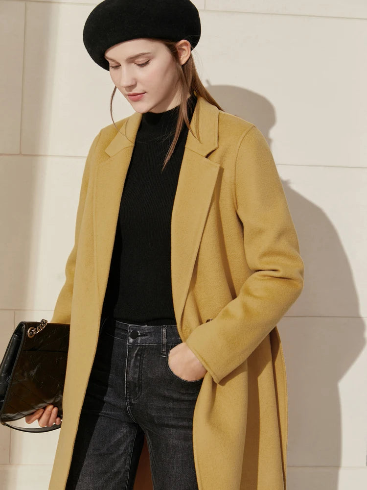 Damen Wollmantel im Minimalismus-Stil mit Umlegekragen für den Winter