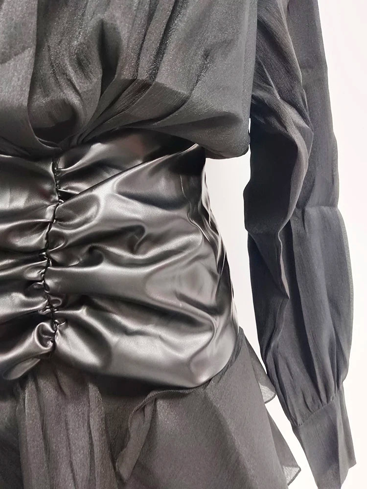 Farbblock-Spitzen-Jumpsuit für Damen mit Reverskragen und langen Ärmeln – Patchwork-Design und figurbetonte Passform.
