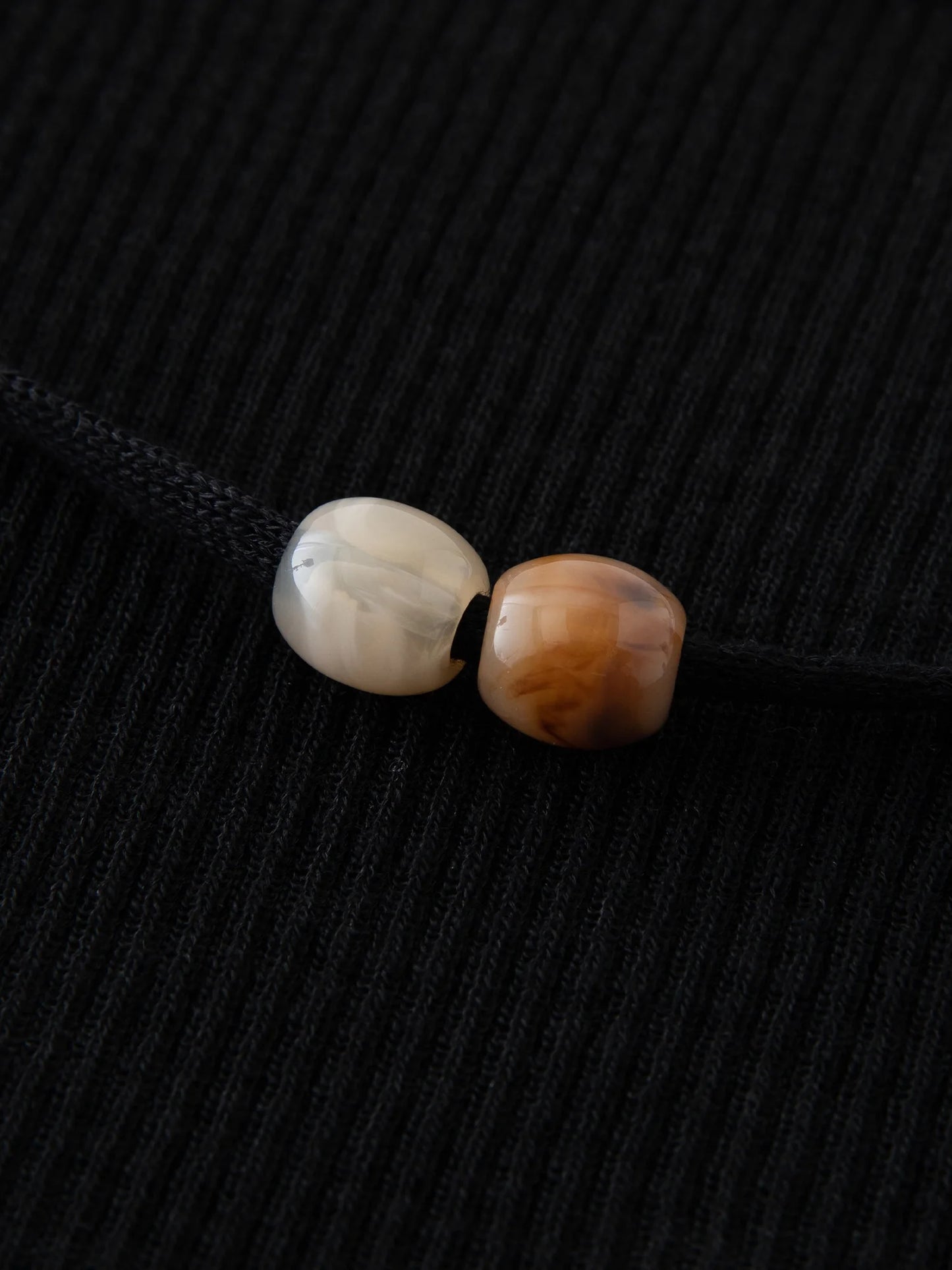 Damen-Polo-Shirt aus Baumwolle mit Polokragen, tailliertem Schnitt und abgerundetem Saum – ideal für den Sommer und den Alltag