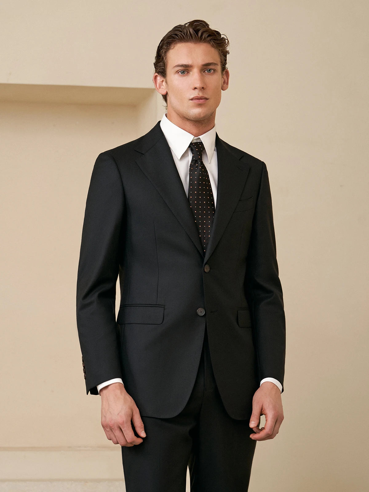 Doppelreihiger Herrenanzug im Korea-Stil – Slim Fit mit Streifenmuster in Blau, Grau, Schwarz oder Braun, ideal für Hochzeiten und formelle Anlässe.