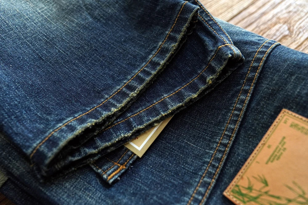 Herren Jeans im Vintage-Stil aus Denim mit Distressed Kanten