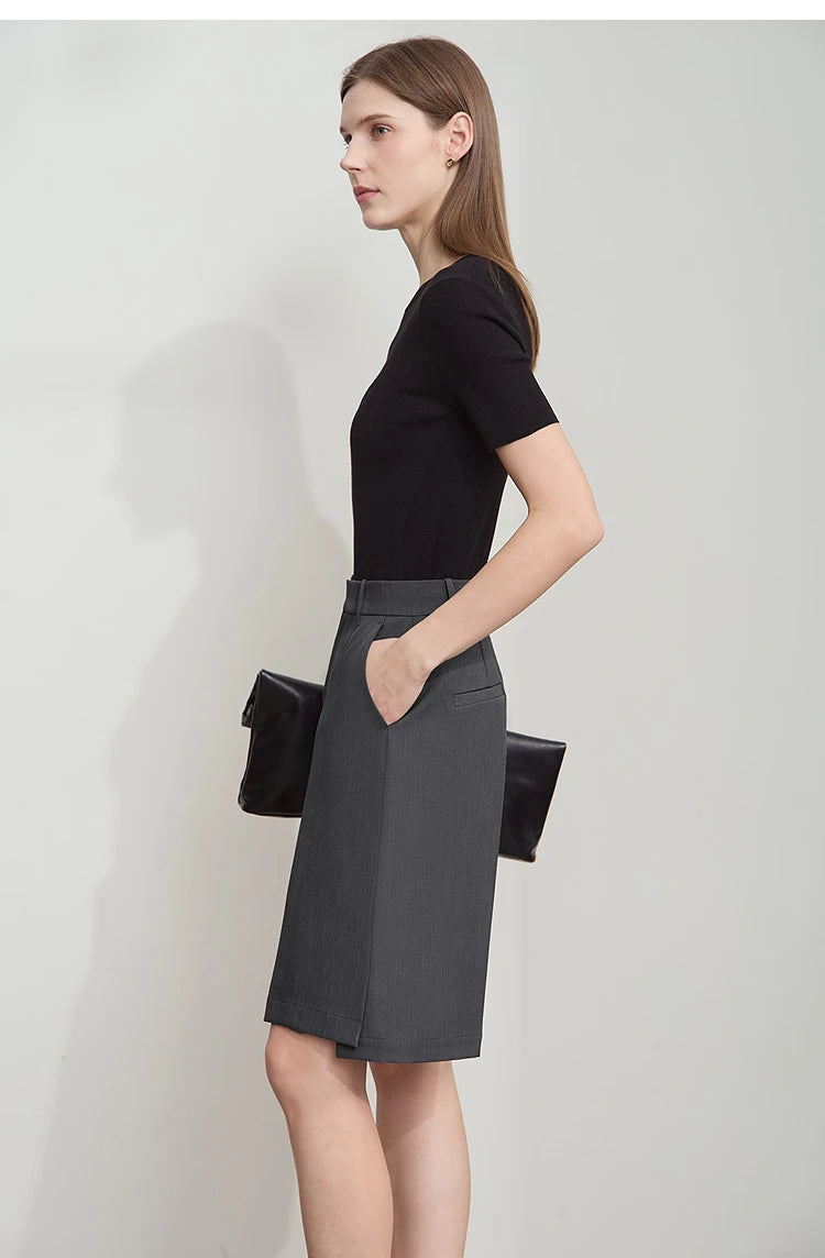 Damen Shorts im minimalistischen Stil mit Tasche für den Sommer