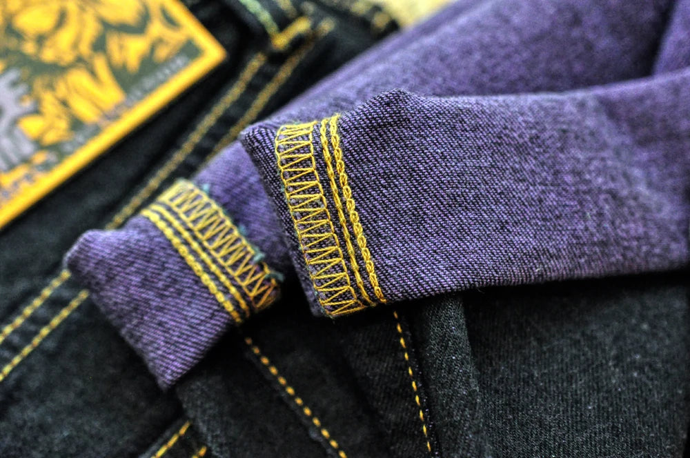 Herren Jeans im Vintage-Stil mit doppelseitiger Färbung und Kanten