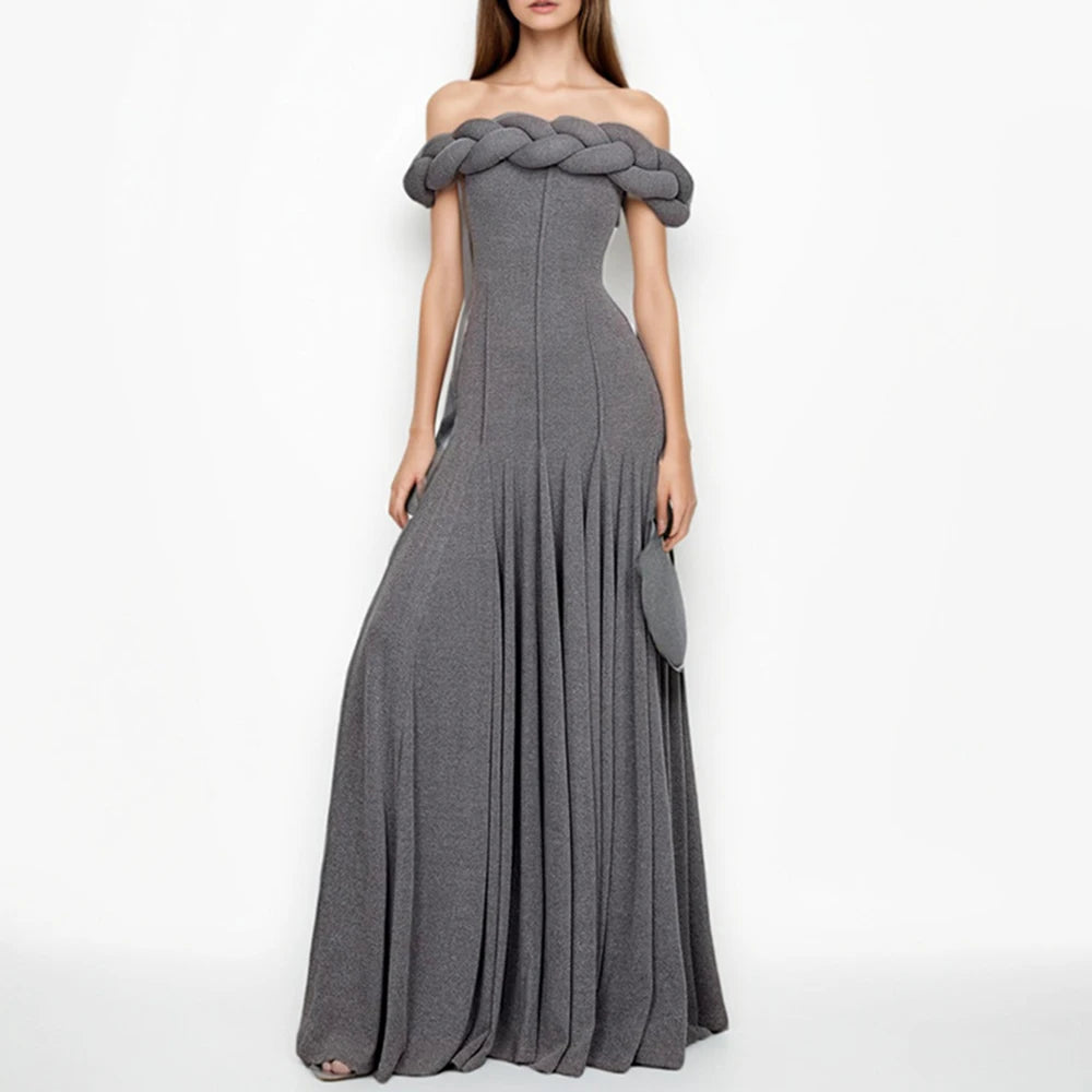 Elegantes Damen-Kleid mit Rundhalsausschnitt und langen Ärmeln – Patchwork-Design mit Perlen für einen stilvollen Auftritt.